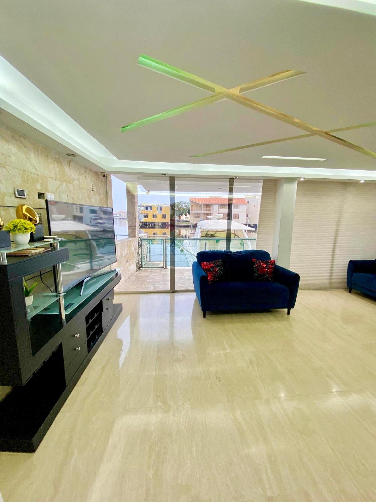 Hermosa Lujosa Y Moderna Casa Bote De 4 Habitaciones Con Piscina プエルト・ラ・クルス エクステリア 写真