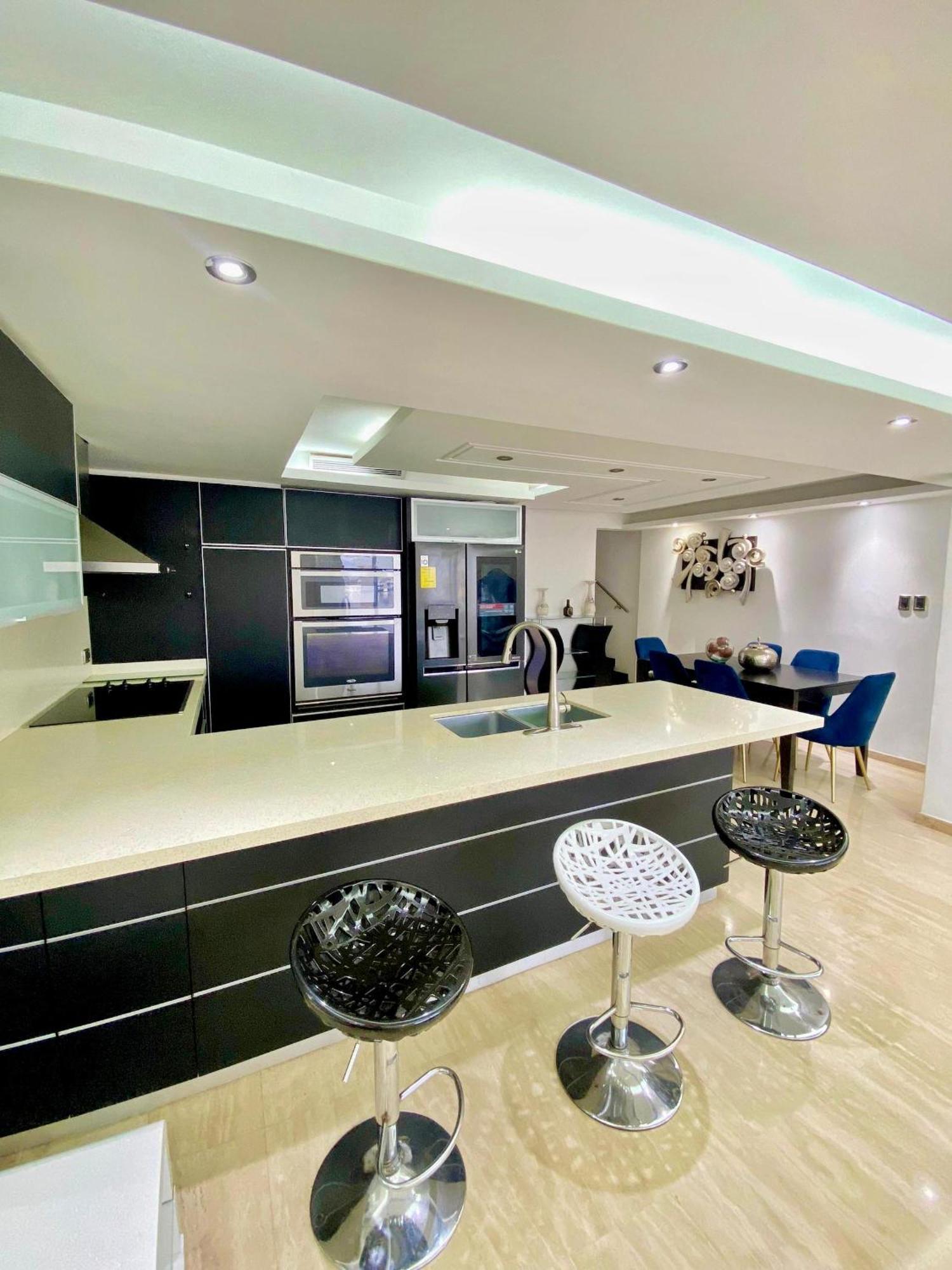 Hermosa Lujosa Y Moderna Casa Bote De 4 Habitaciones Con Piscina プエルト・ラ・クルス エクステリア 写真